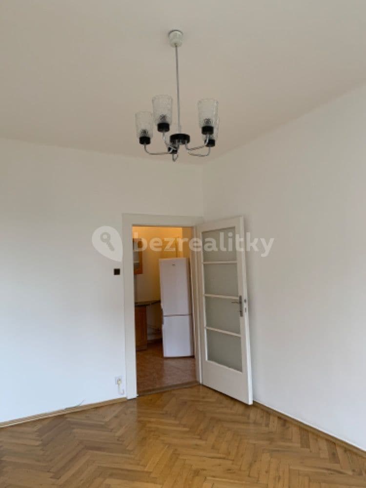 Prenájom bytu 2-izbový 49 m², 28. pluku, Praha, Praha