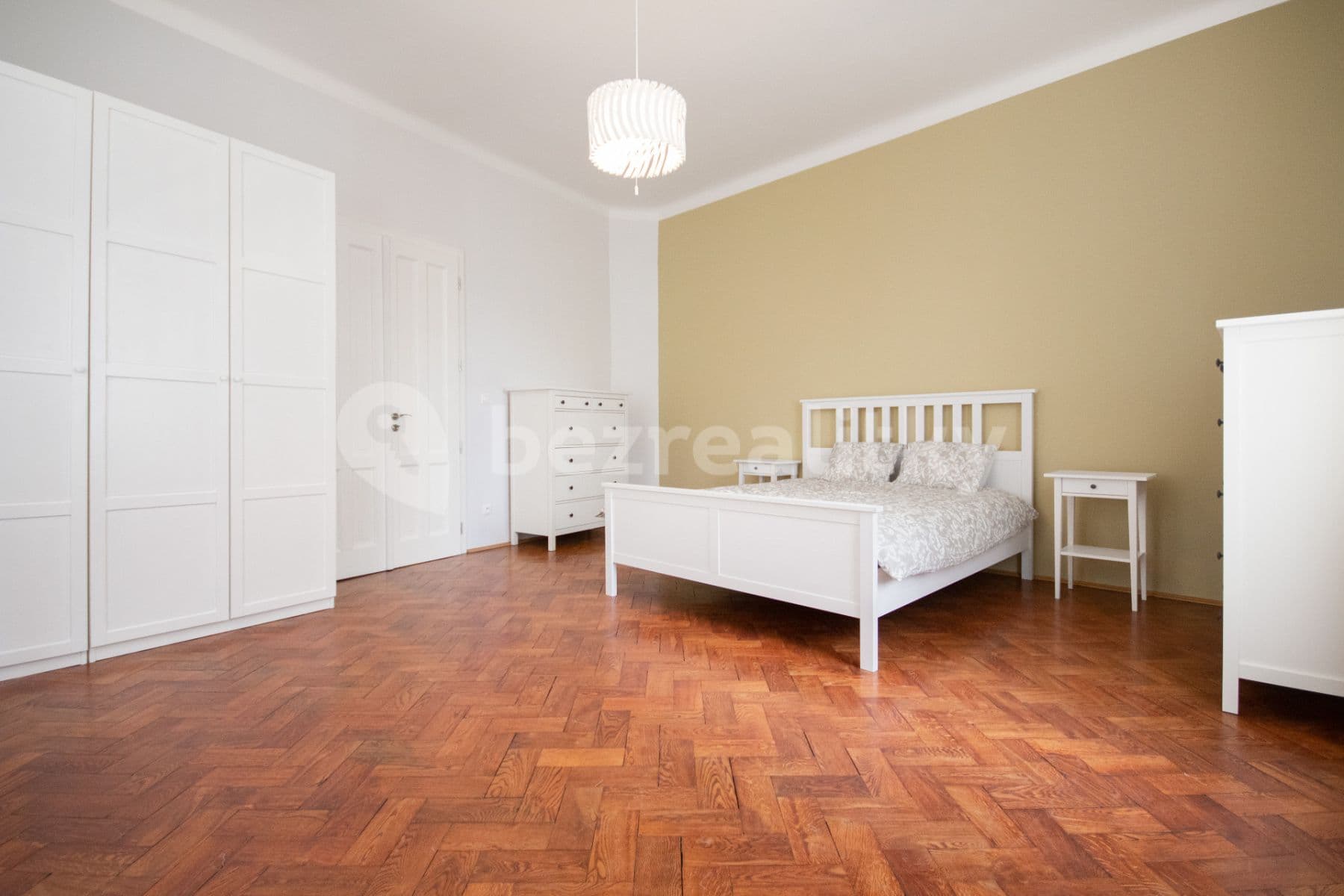 Prenájom bytu 2-izbový 64 m², Kubelíkova, Praha, Praha