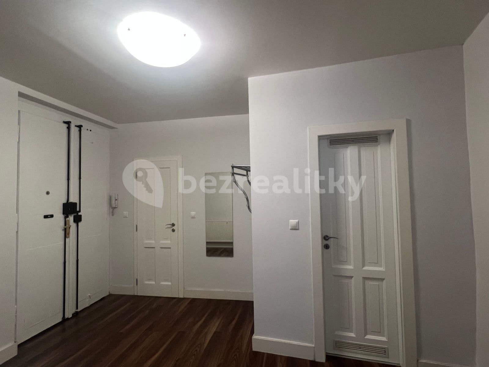 Prenájom bytu 2-izbový 64 m², Kubelíkova, Praha, Praha