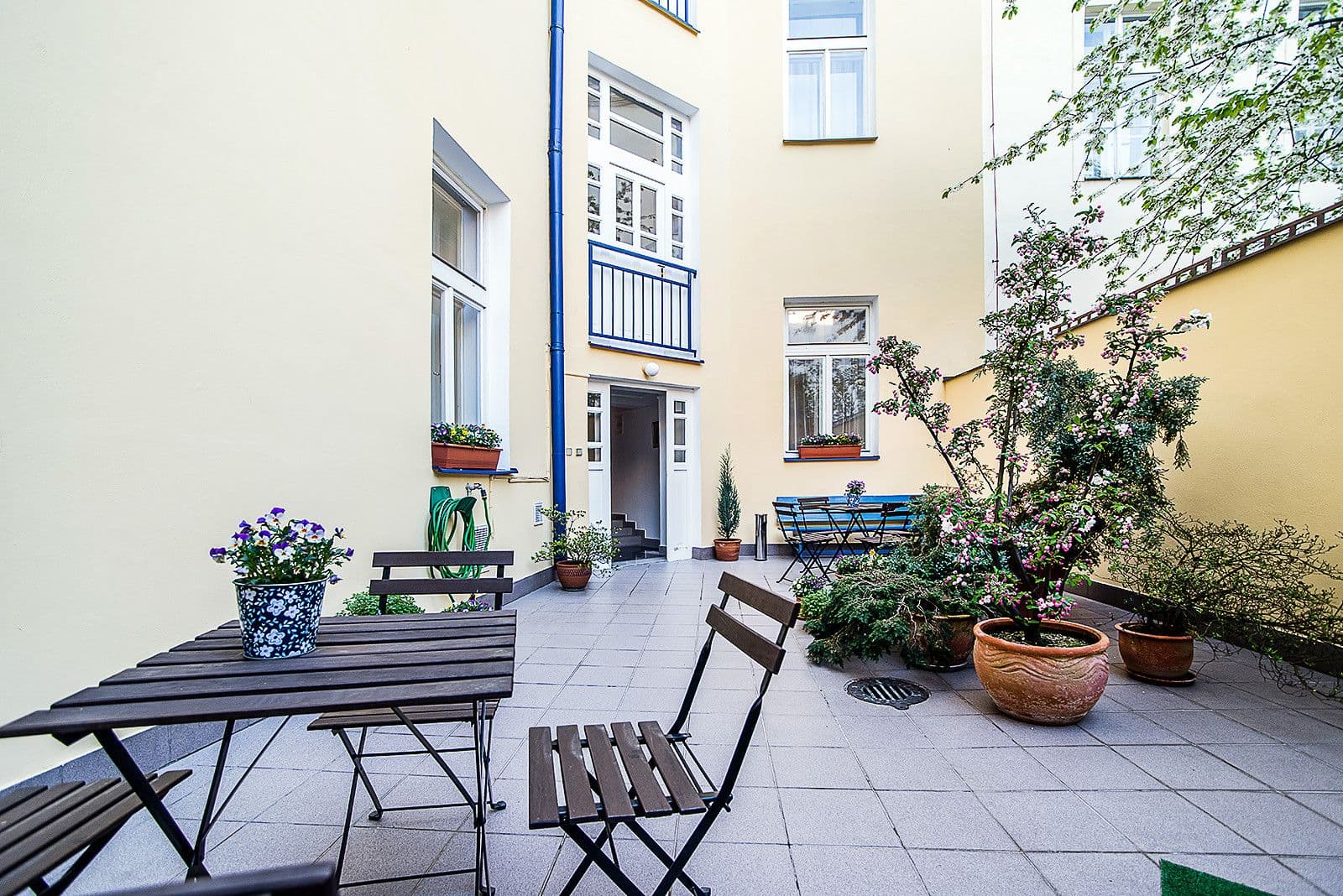Prenájom bytu  72 m², Americká, Praha, Praha