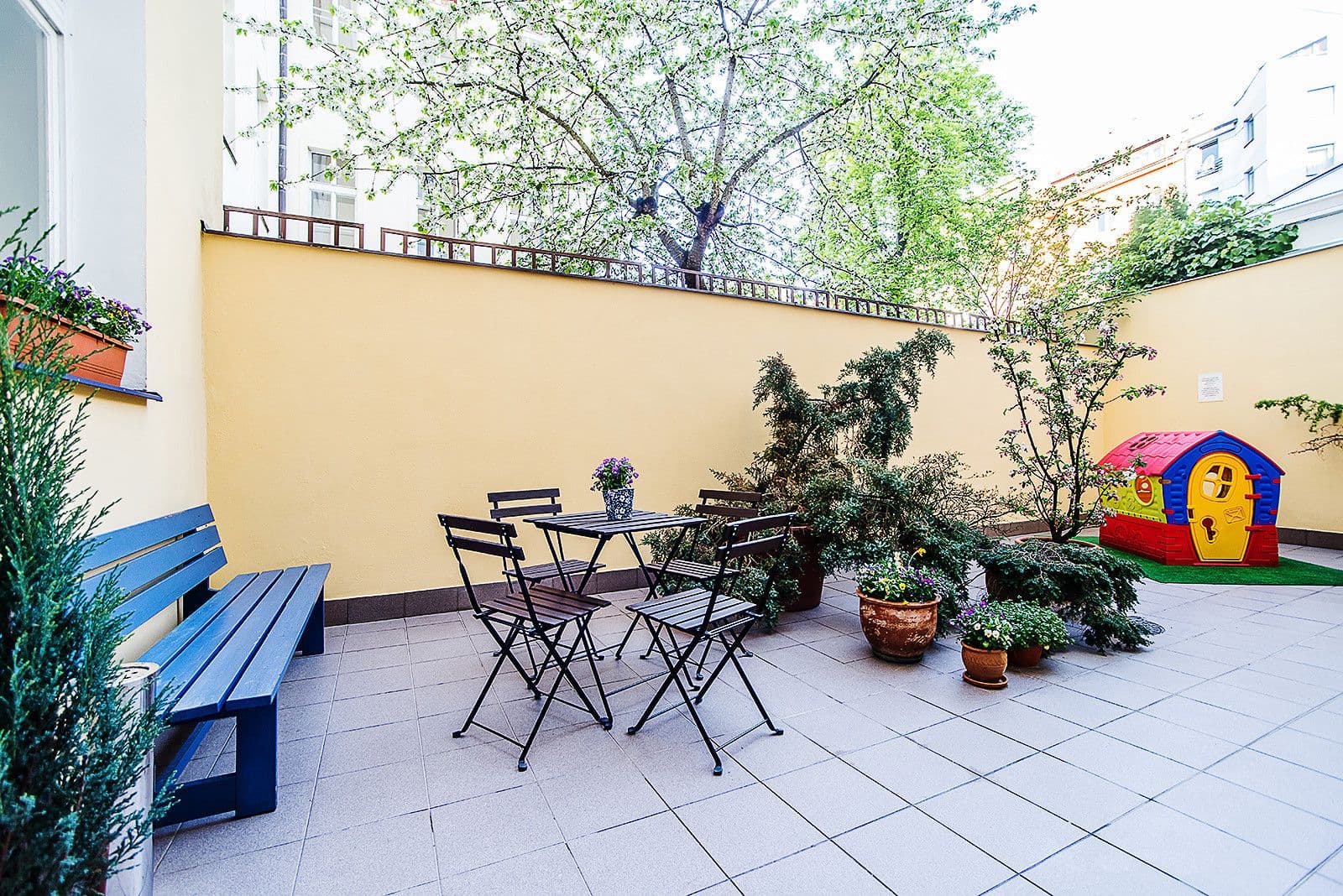 Prenájom bytu  43 m², Americká, Praha, Praha
