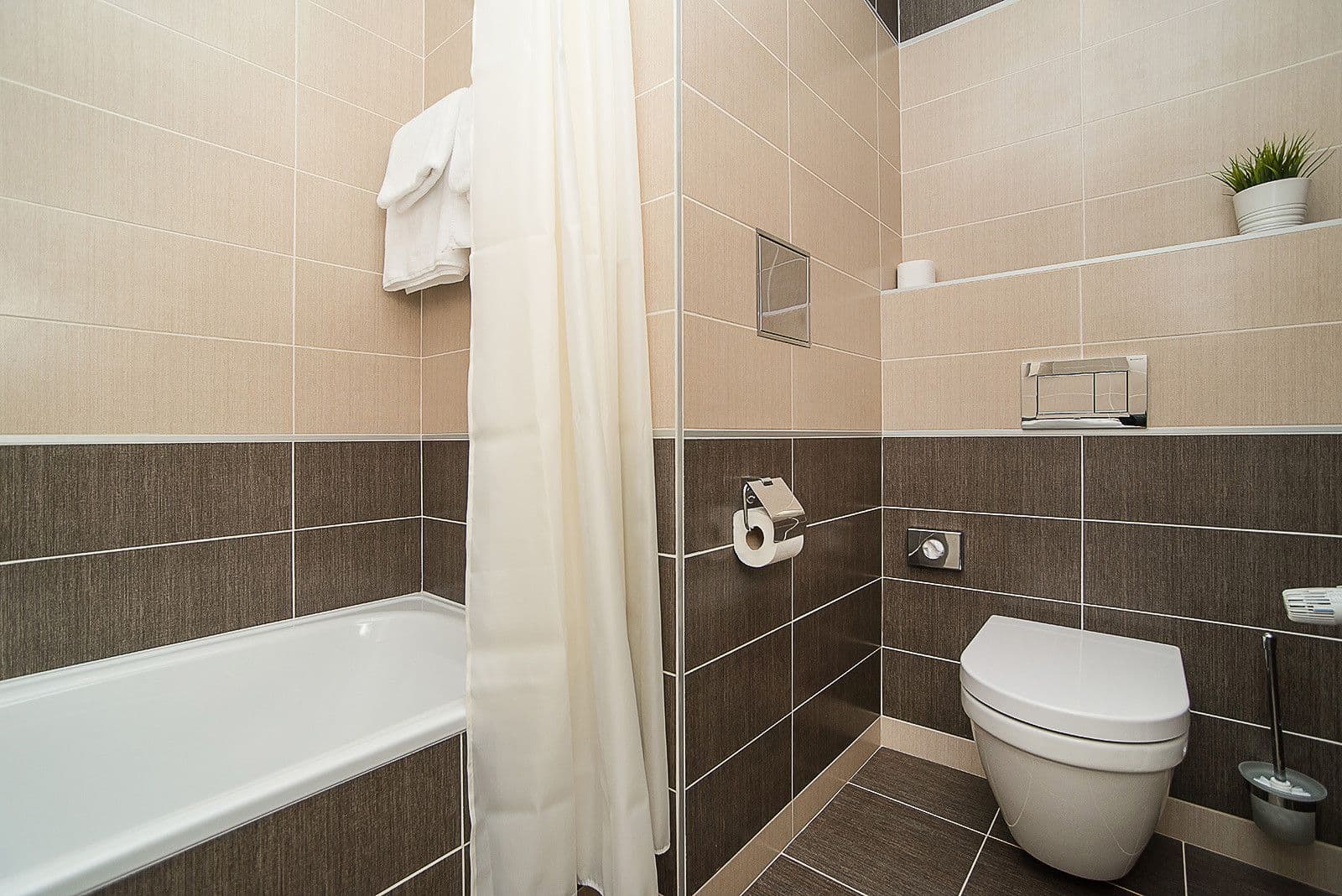 Prenájom bytu  43 m², Americká, Praha, Praha