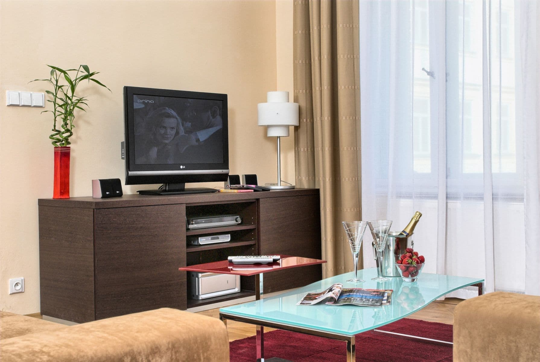 Prenájom bytu  90 m², Karoliny Světlé, Praha, Praha