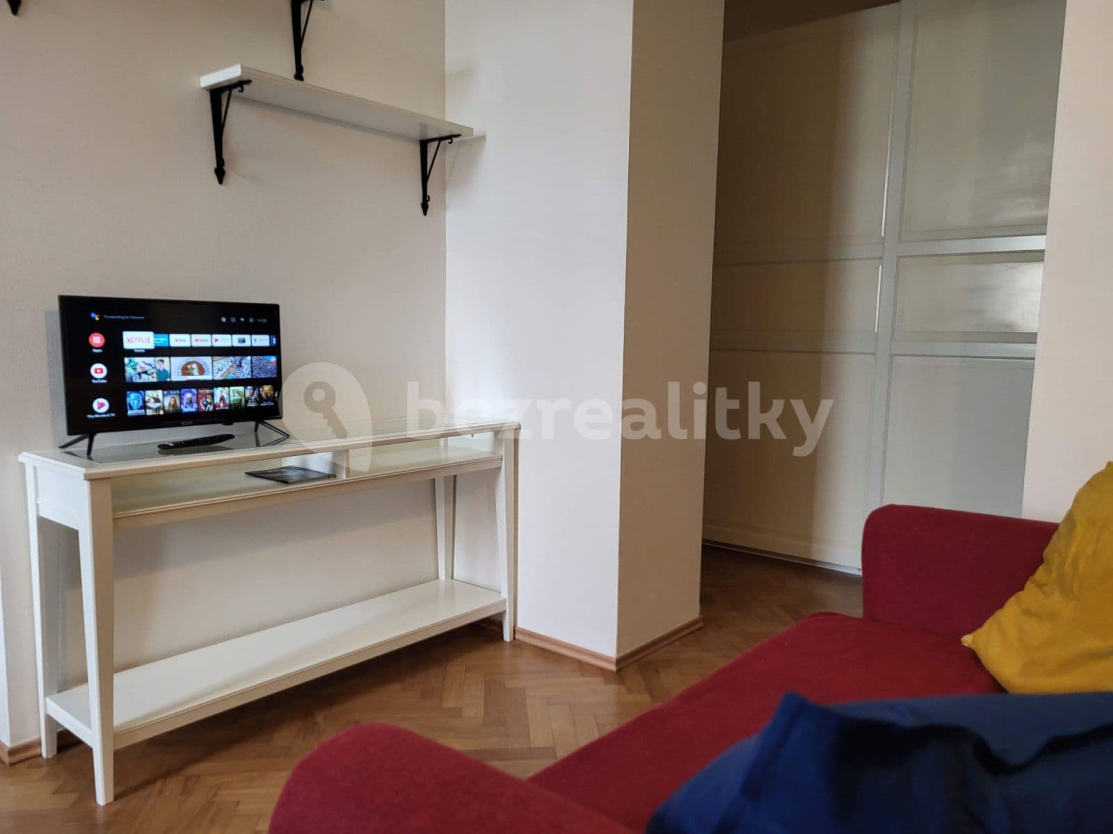 Prenájom bytu  45 m², Koubkova, Praha, Praha