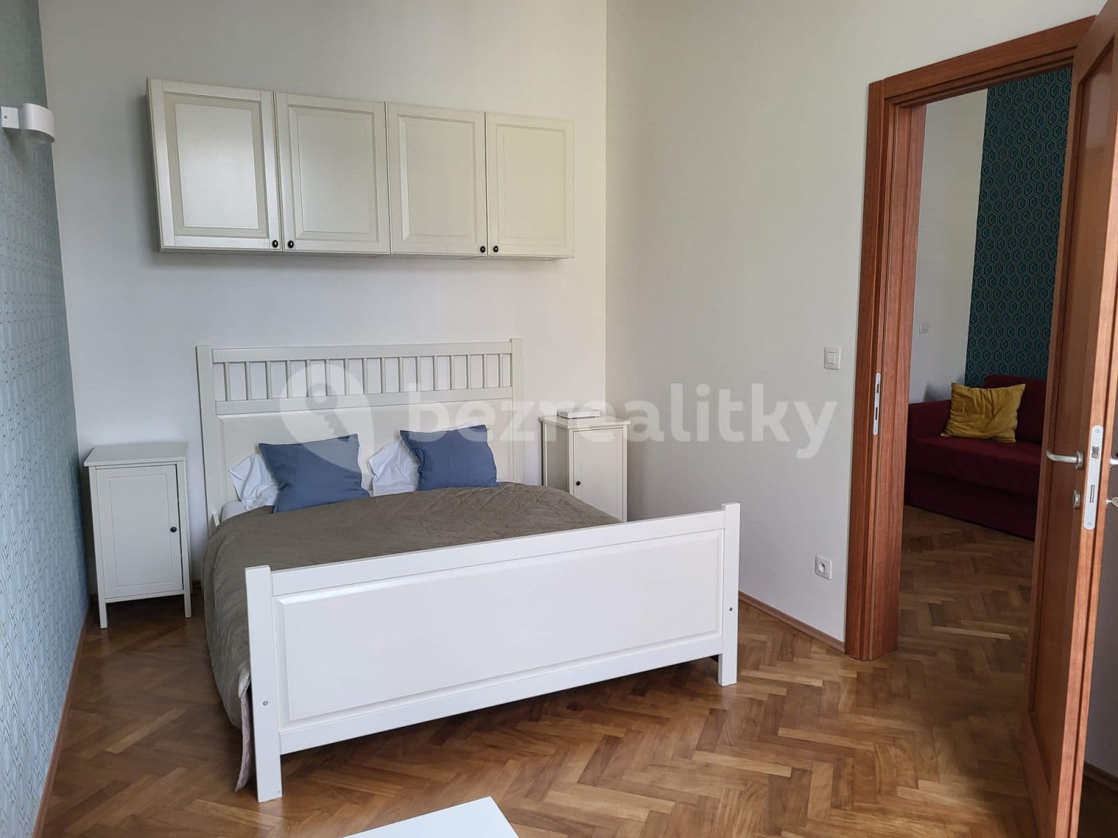 Prenájom bytu  45 m², Koubkova, Praha, Praha