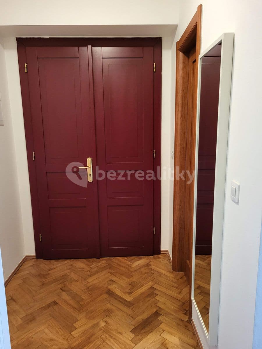 Prenájom bytu  45 m², Koubkova, Praha, Praha