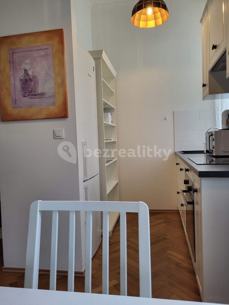 Prenájom bytu  45 m², Koubkova, Praha, Praha