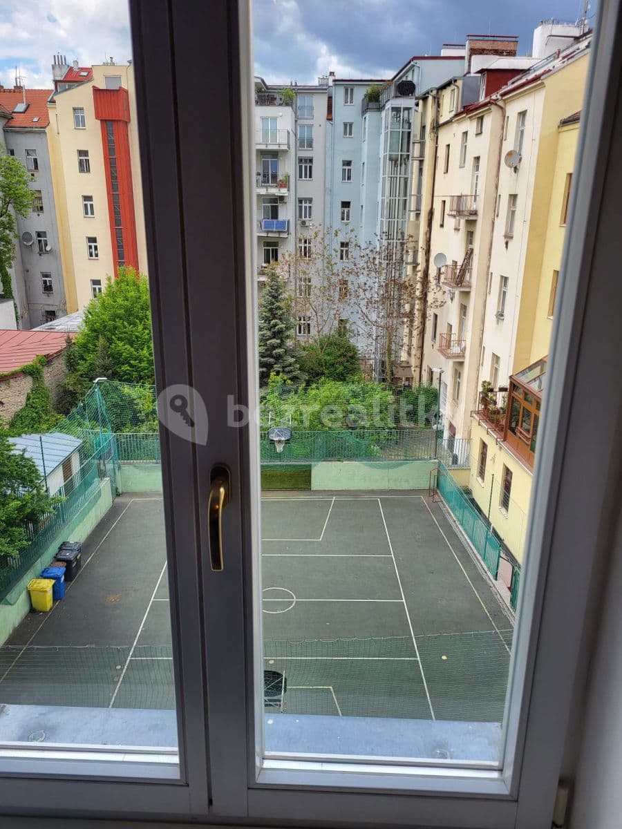 Prenájom bytu  45 m², Koubkova, Praha, Praha