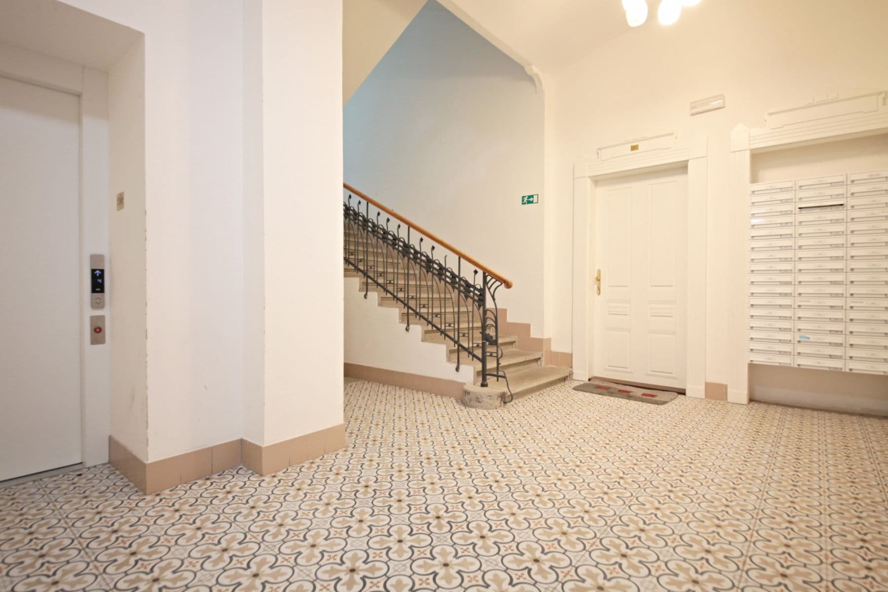 Prenájom bytu  29 m², Slavíkova, Praha, Praha