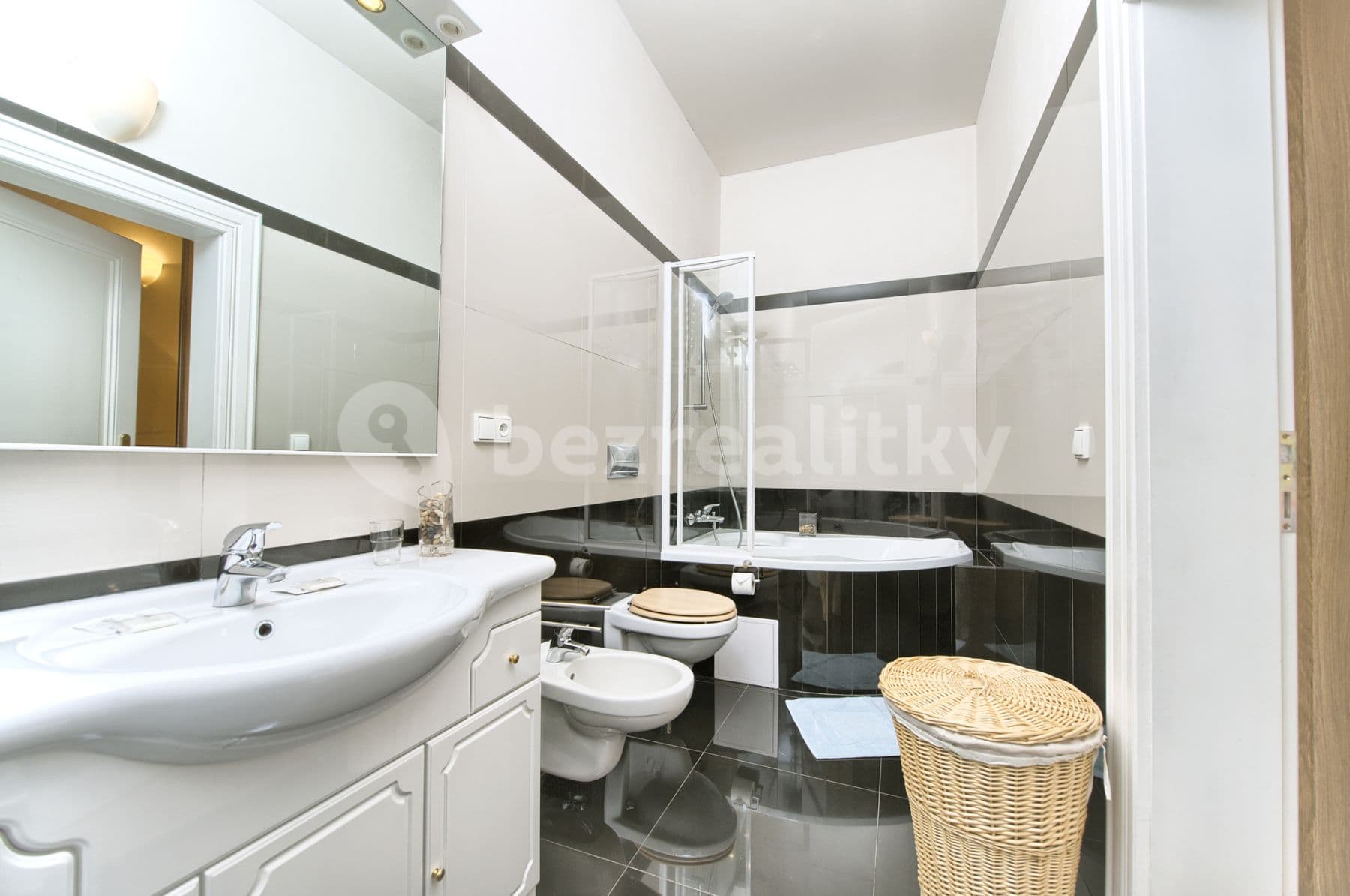 Prenájom bytu  105 m², Dušní, Praha, Praha