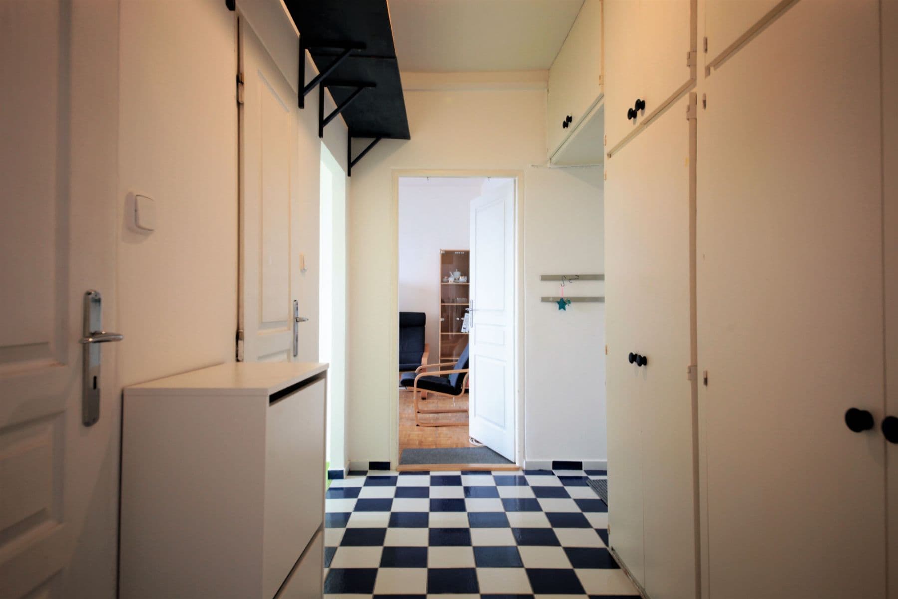 Prenájom bytu  53 m², Arabská, Praha, Praha