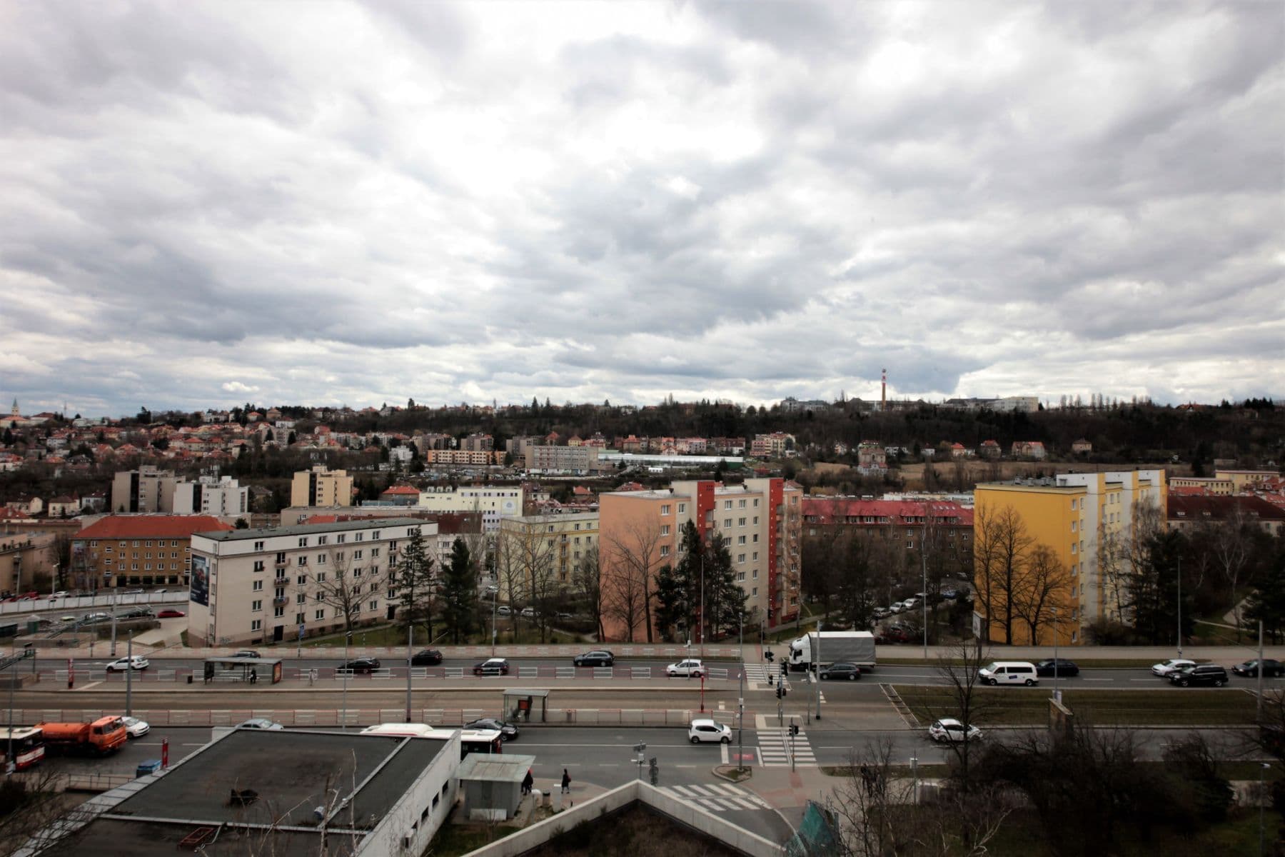 Prenájom bytu  53 m², Arabská, Praha, Praha