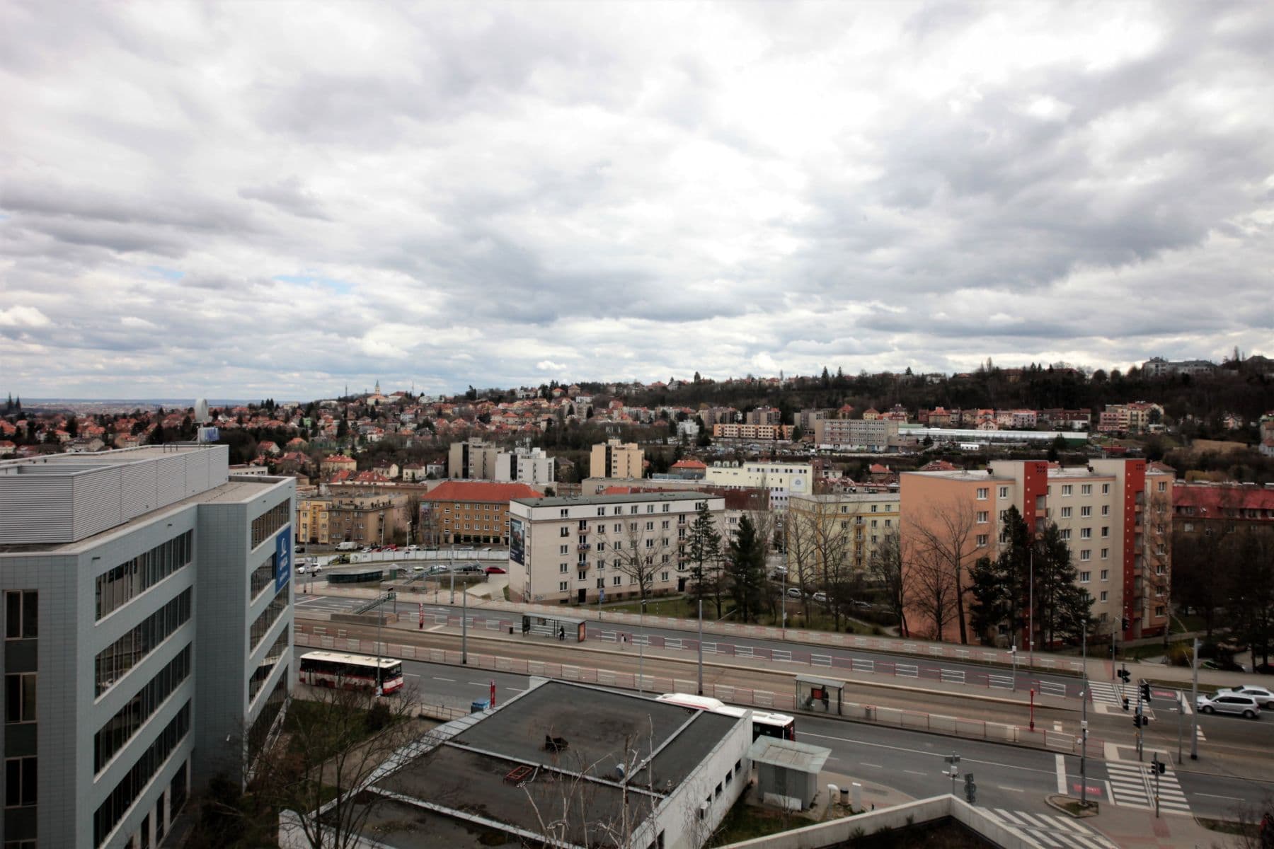 Prenájom bytu  53 m², Arabská, Praha, Praha