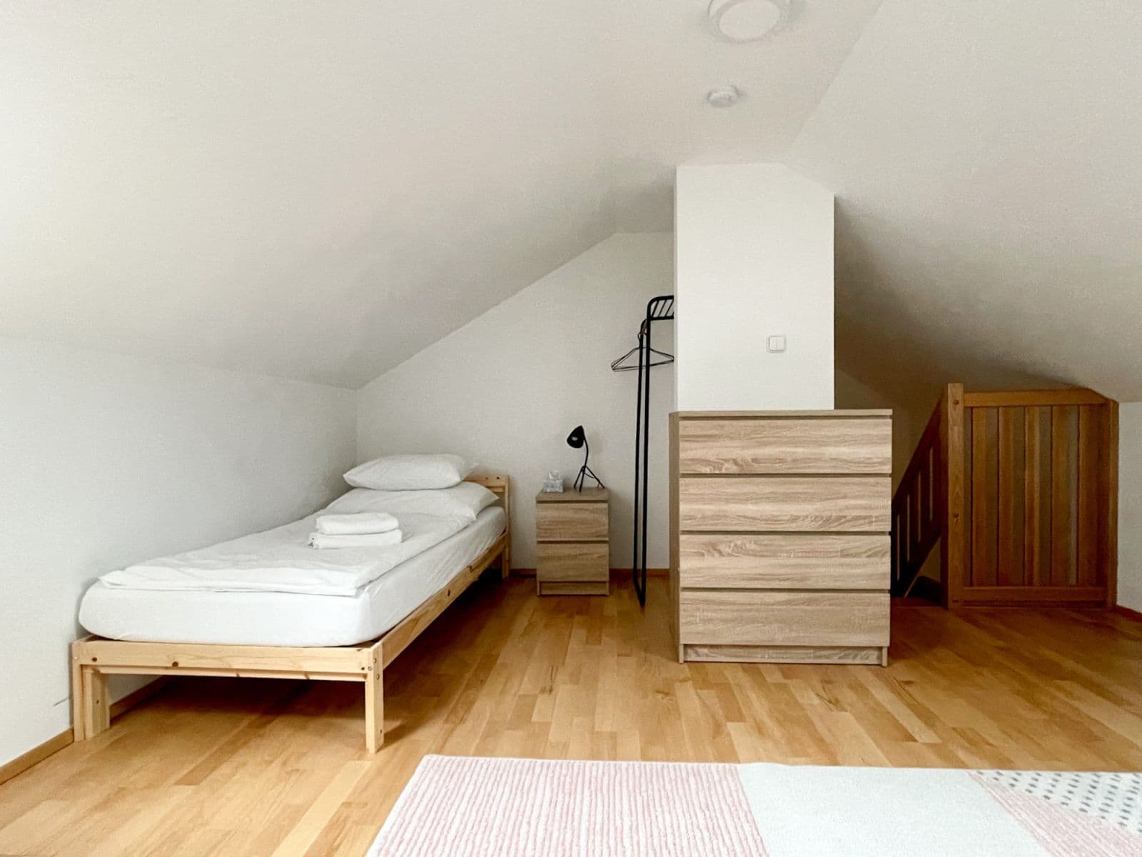 Prenájom bytu  93 m², Blanická, Praha, Praha
