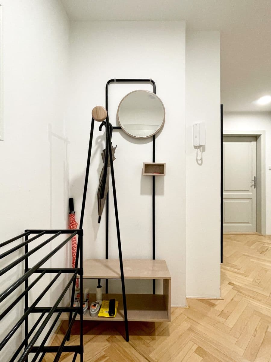 Prenájom bytu  93 m², Blanická, Praha, Praha