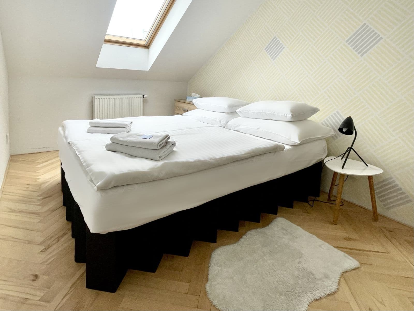 Prenájom bytu  93 m², Blanická, Praha, Praha