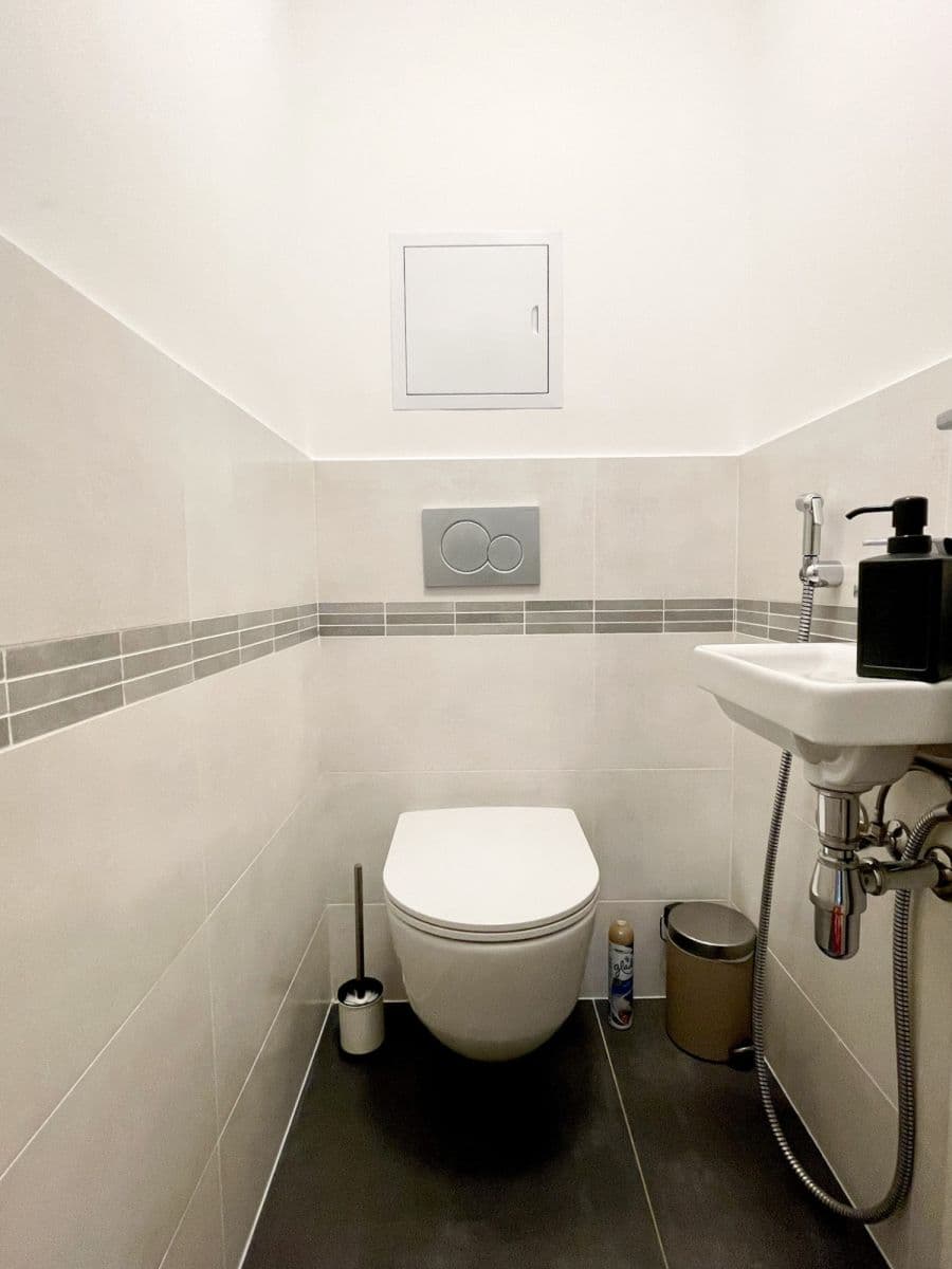 Prenájom bytu  93 m², Blanická, Praha, Praha