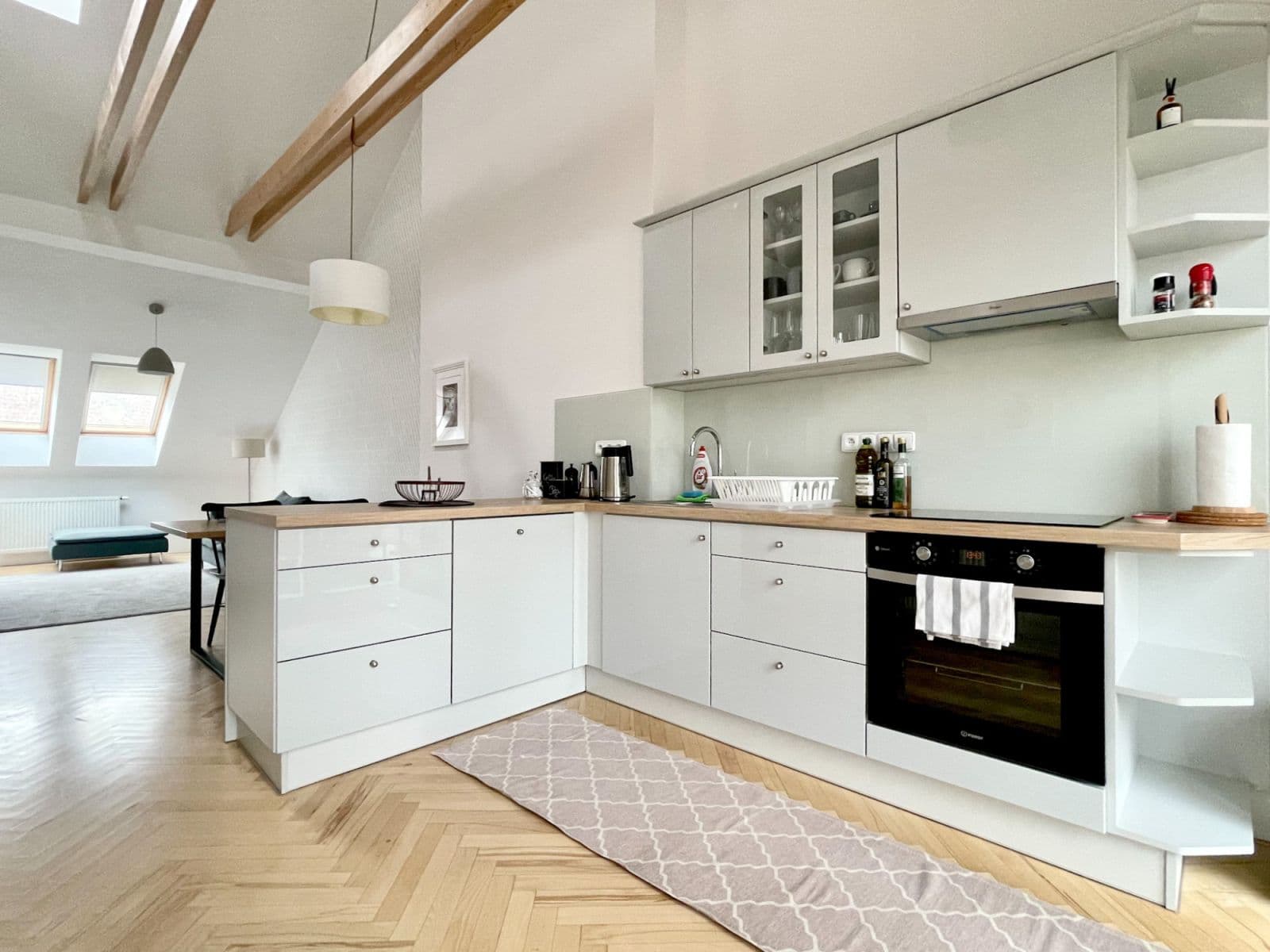 Prenájom bytu  93 m², Blanická, Praha, Praha