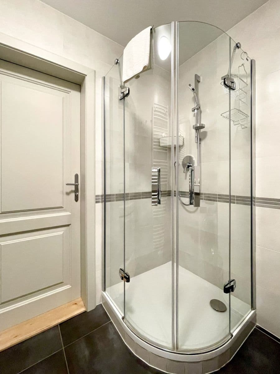 Prenájom bytu  93 m², Blanická, Praha, Praha