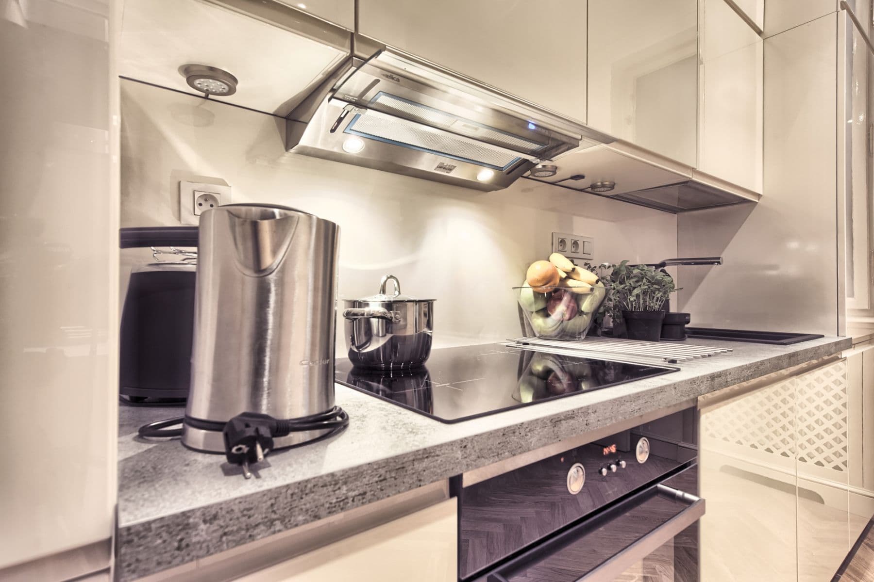 Prenájom bytu  100 m², U Milosrdných, Praha, Praha