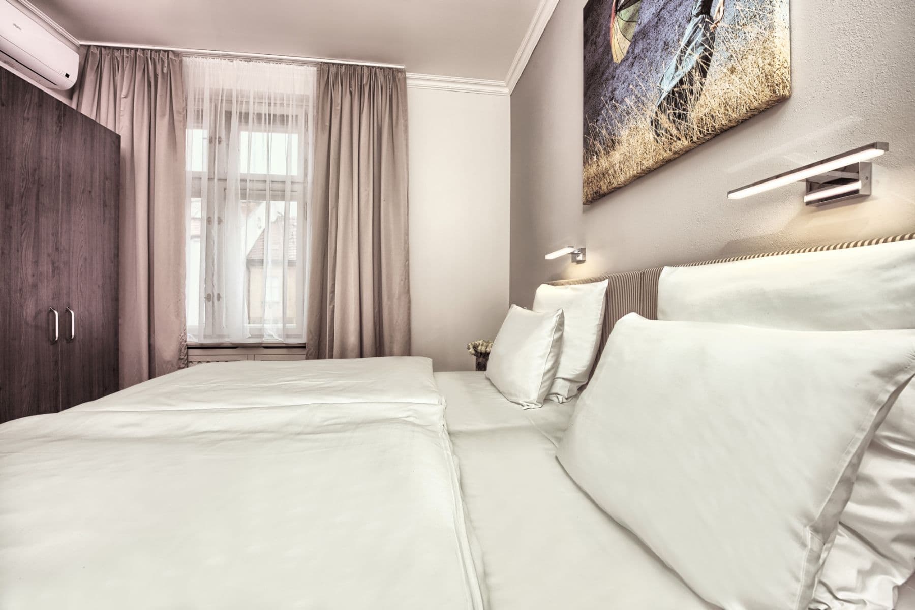 Prenájom bytu  100 m², U Milosrdných, Praha, Praha