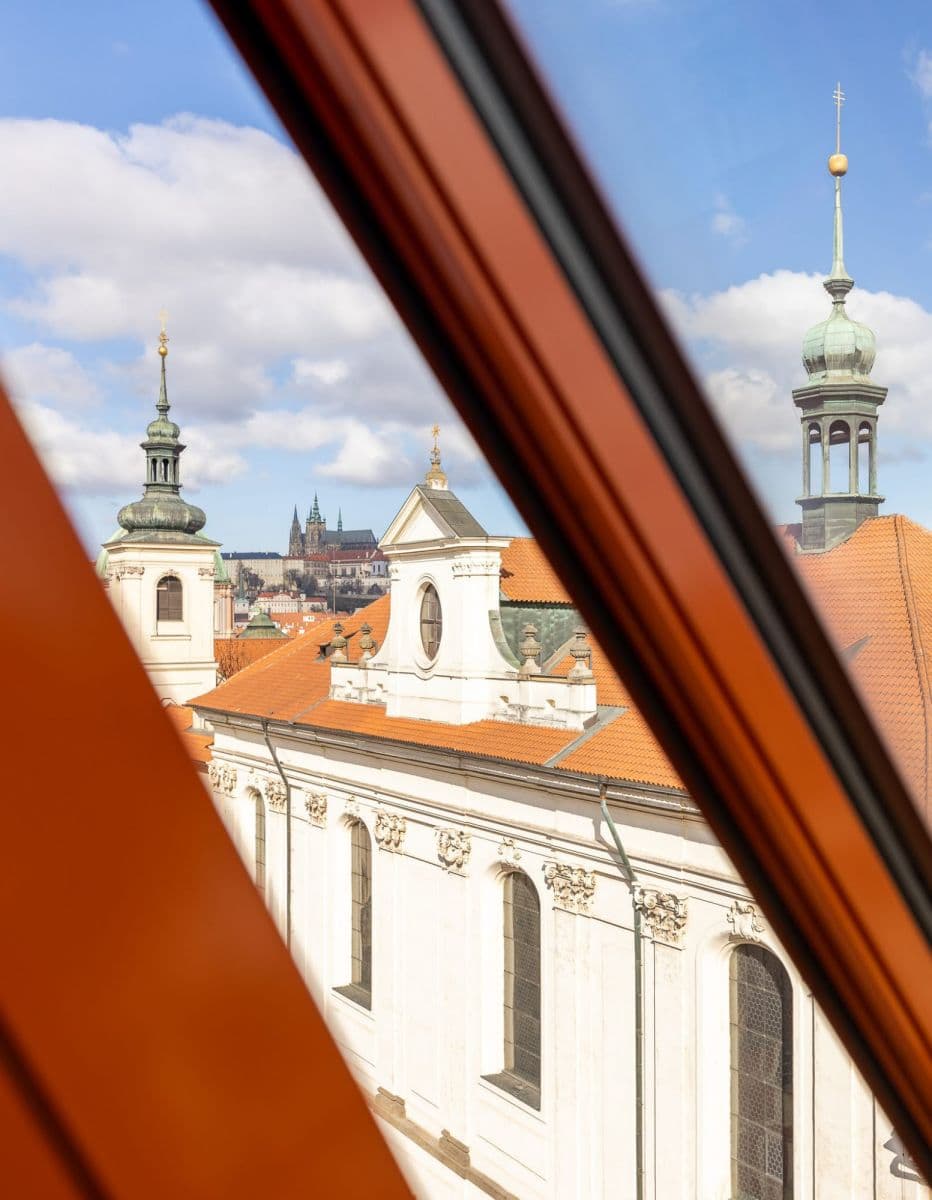 Prenájom bytu  75 m², Karlova, Praha, Praha