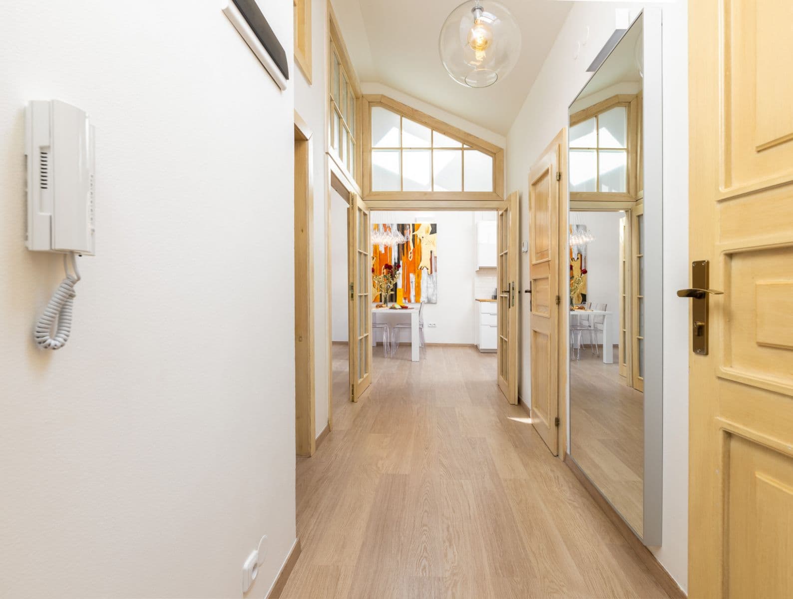 Prenájom bytu  75 m², Karlova, Praha, Praha