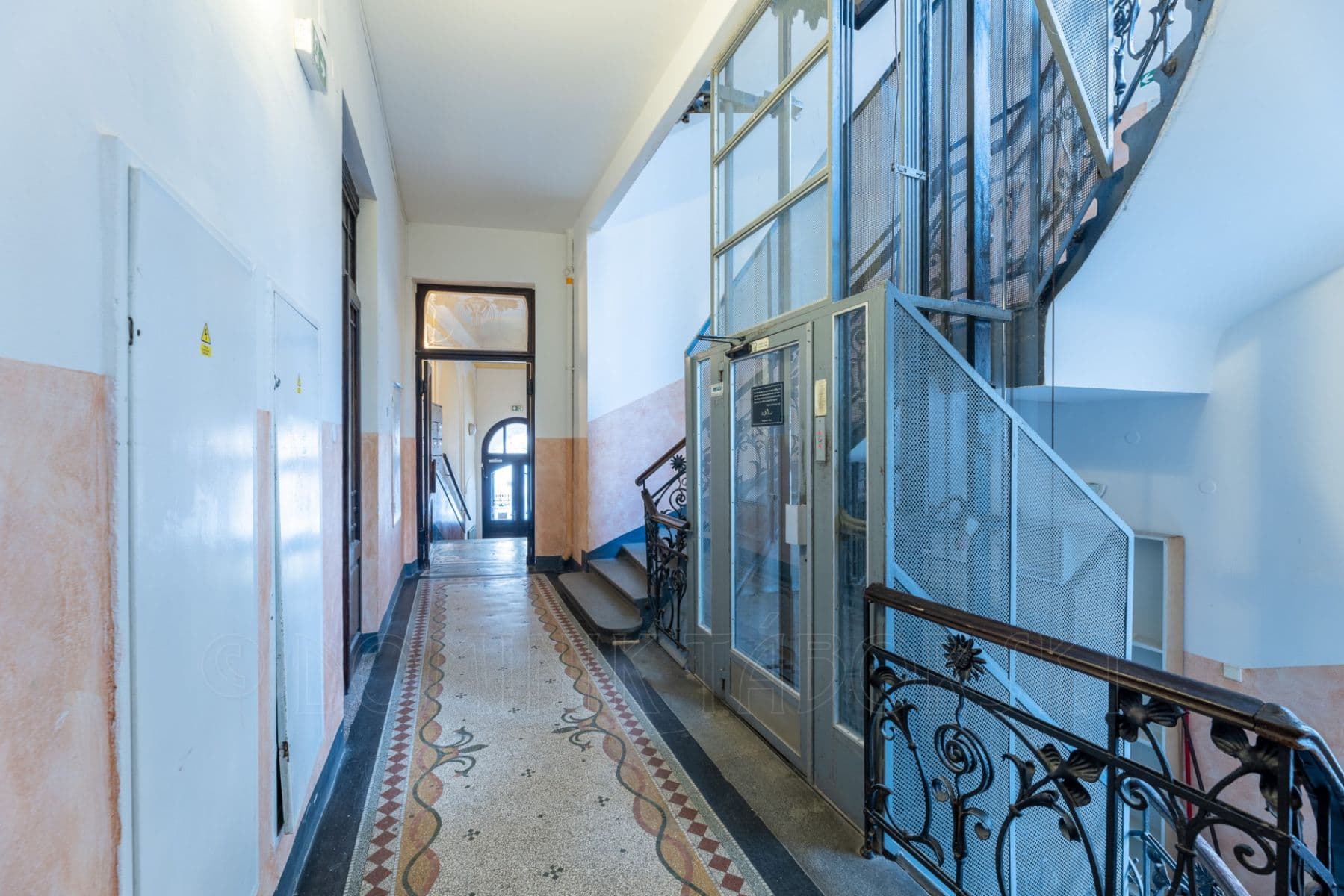 Prenájom bytu  75 m², Karlova, Praha, Praha