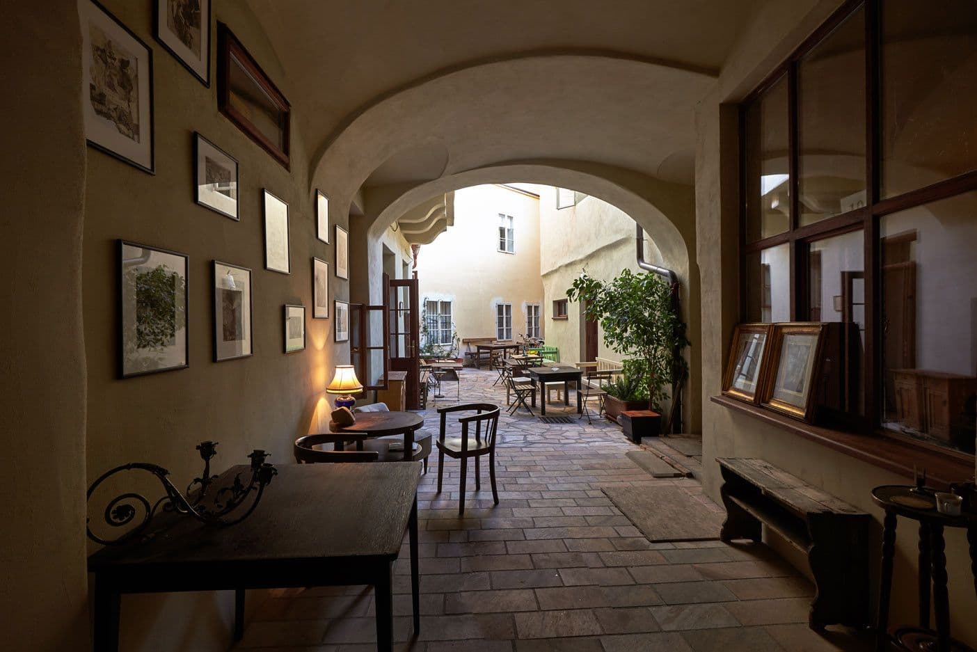 Prenájom bytu  46 m², Míšeňská, Praha, Praha