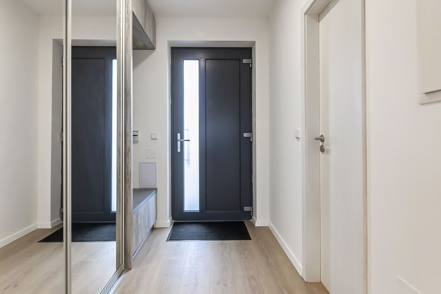 Prenájom bytu  180 m², Ibišková, Praha, Praha