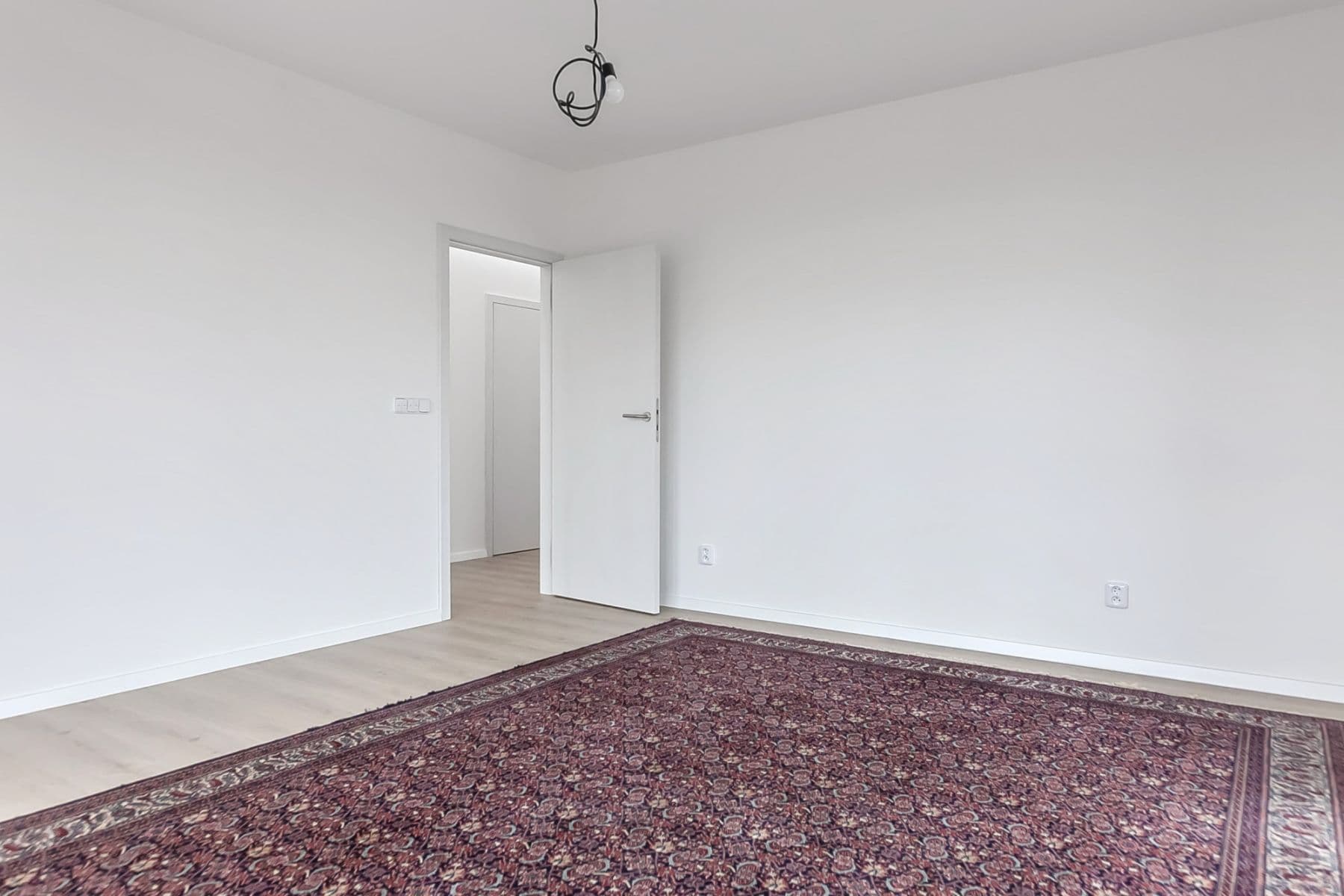Prenájom bytu  180 m², Ibišková, Praha, Praha