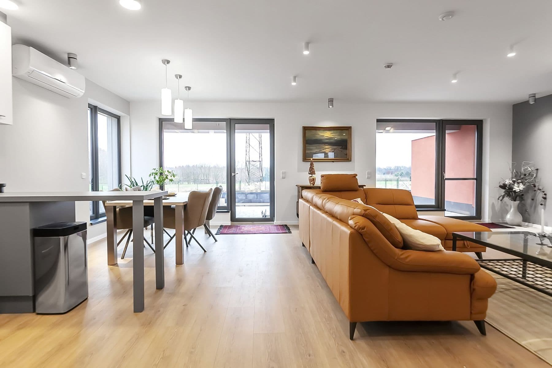 Prenájom bytu  180 m², Ibišková, Praha, Praha