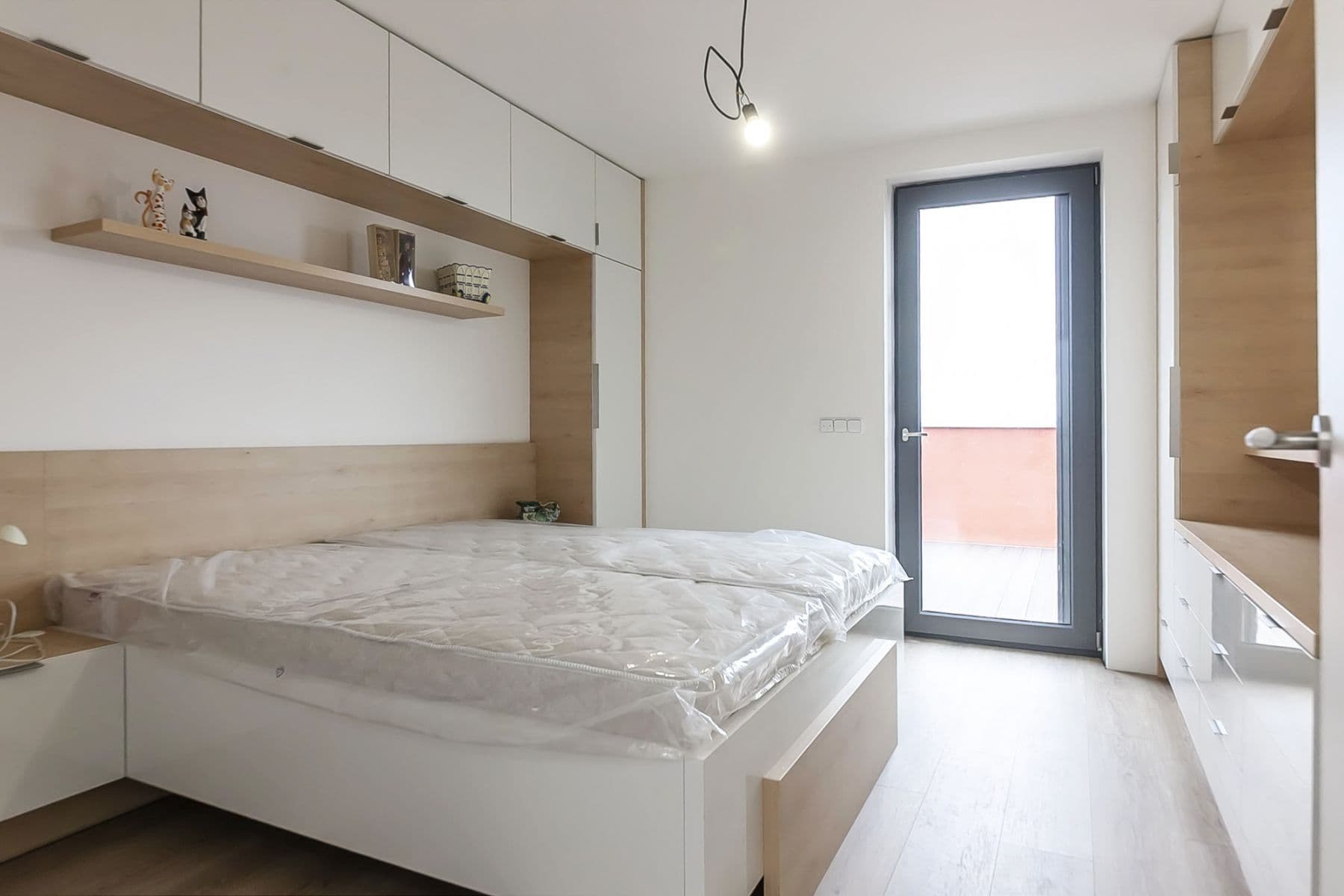 Prenájom bytu  180 m², Ibišková, Praha, Praha