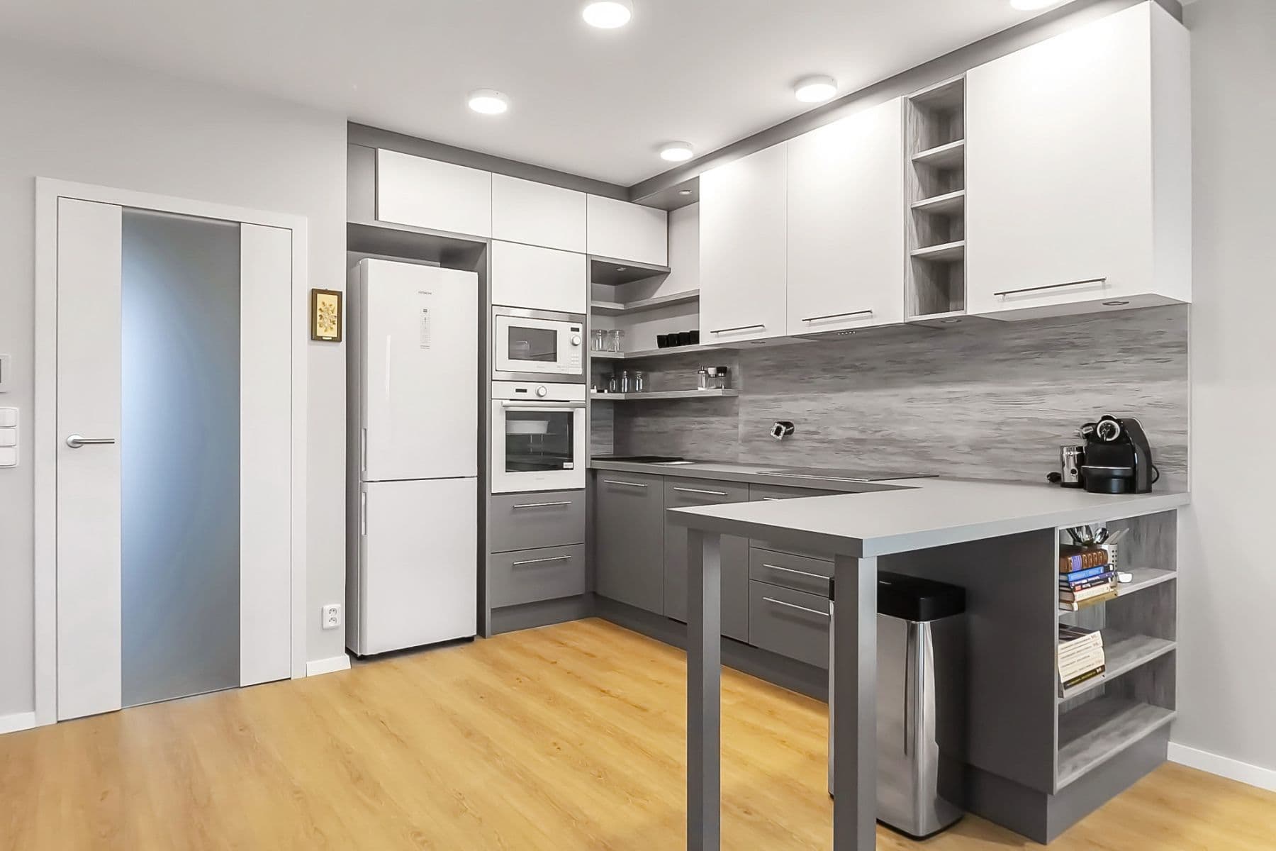 Prenájom bytu  180 m², Ibišková, Praha, Praha