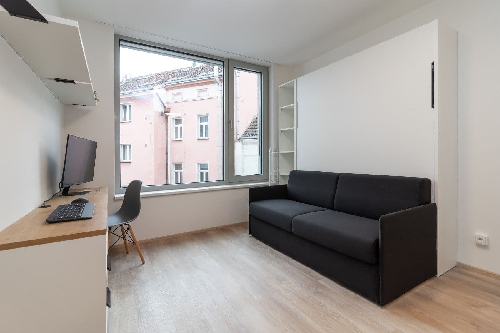 Prenájom bytu  20 m², Plzeňská, Praha, Praha