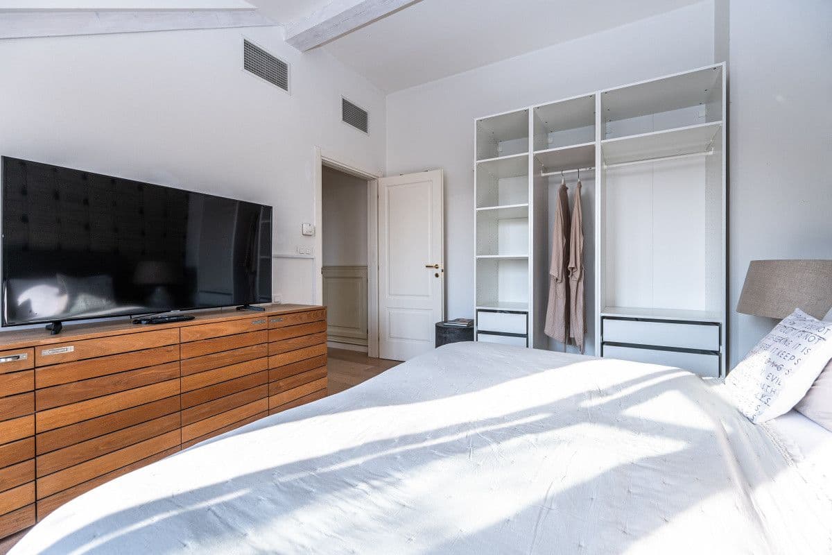 Prenájom bytu  100 m², Petrská, Praha, Praha