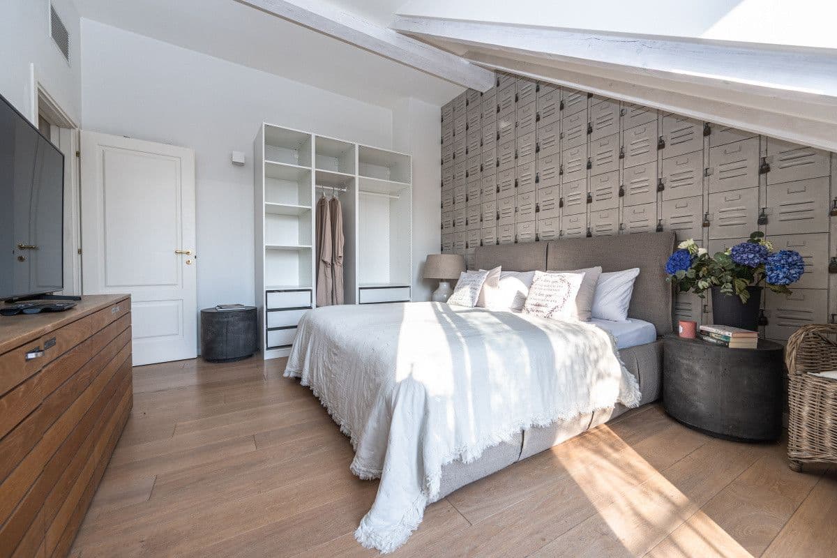 Prenájom bytu  100 m², Petrská, Praha, Praha