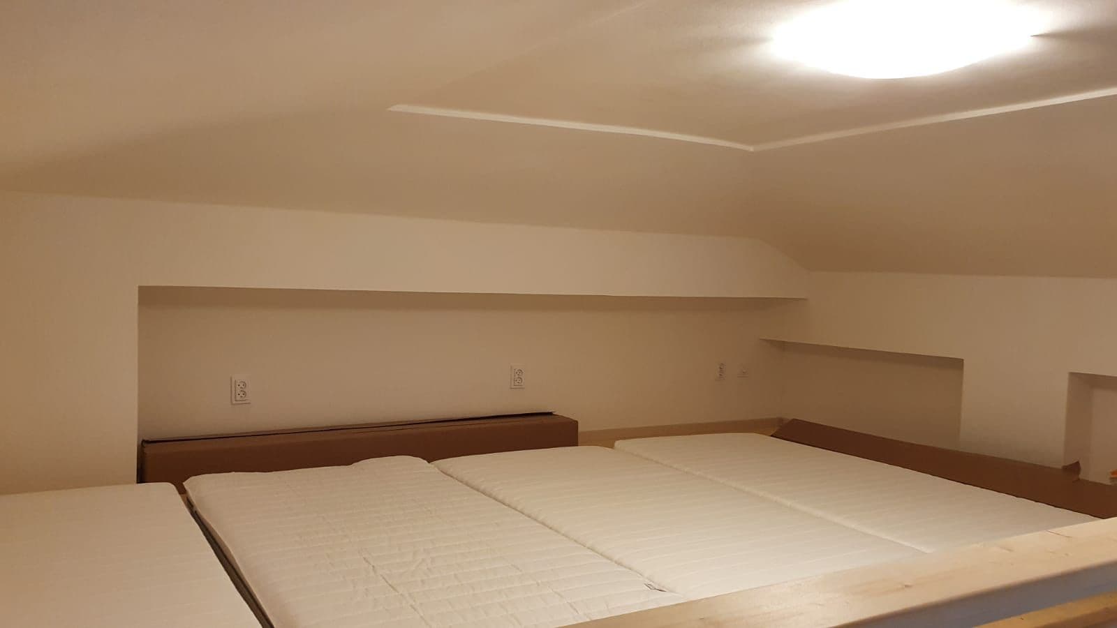 Prenájom bytu  46 m², Opatovická, Praha, Praha