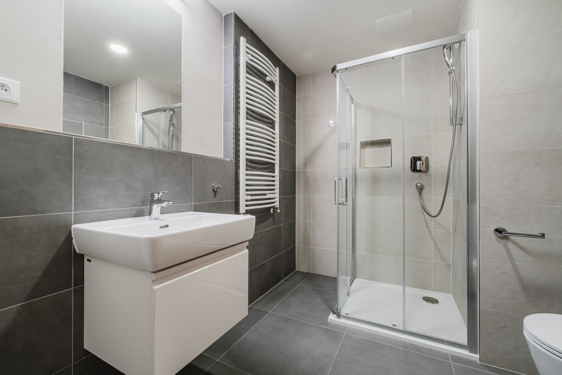 Prenájom bytu  58 m², Vrbenského, Praha, Praha