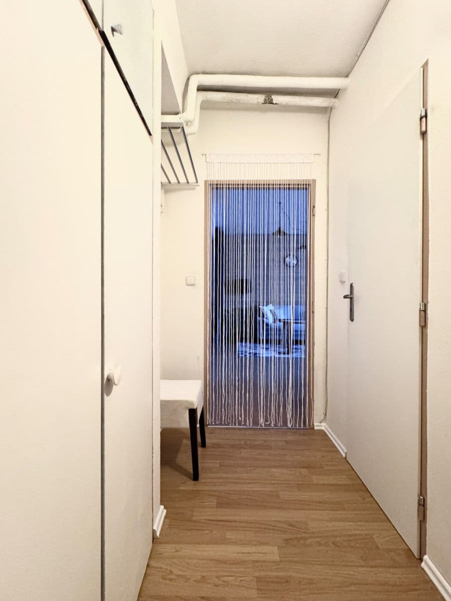 Prenájom bytu  35 m², Na Okraji, Praha, Praha