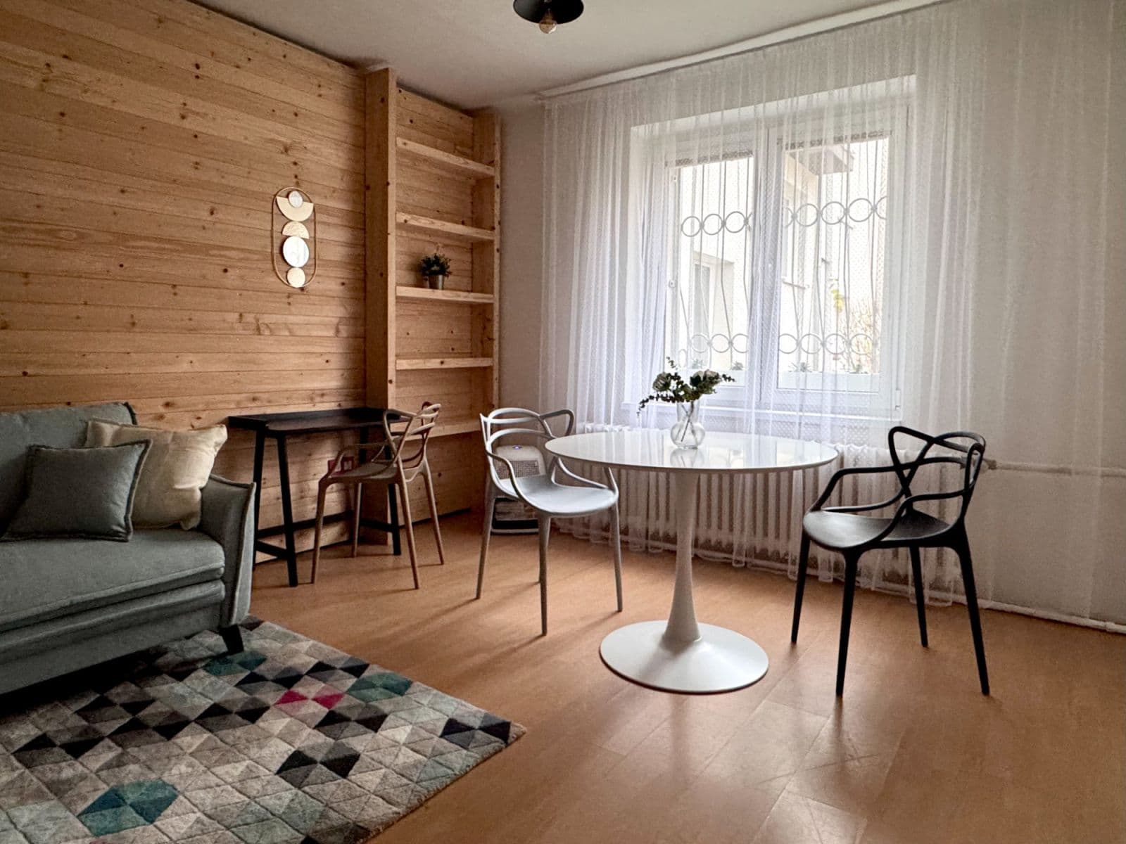 Prenájom bytu  35 m², Na Okraji, Praha, Praha