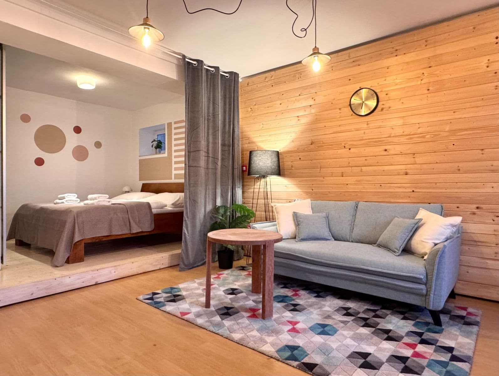 Prenájom bytu  35 m², Na Okraji, Praha, Praha