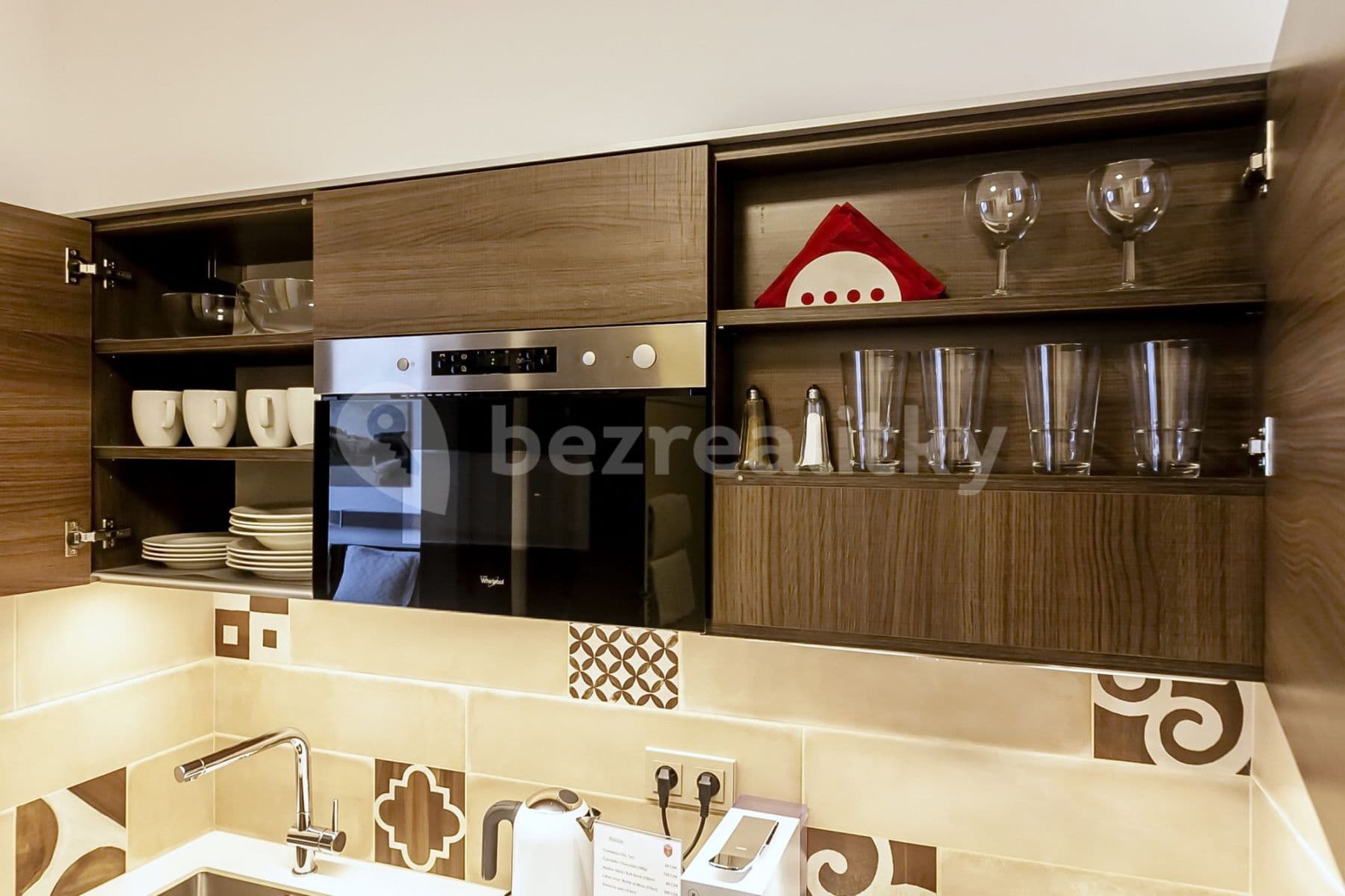 Prenájom bytu  30 m², Legerova, Praha, Praha