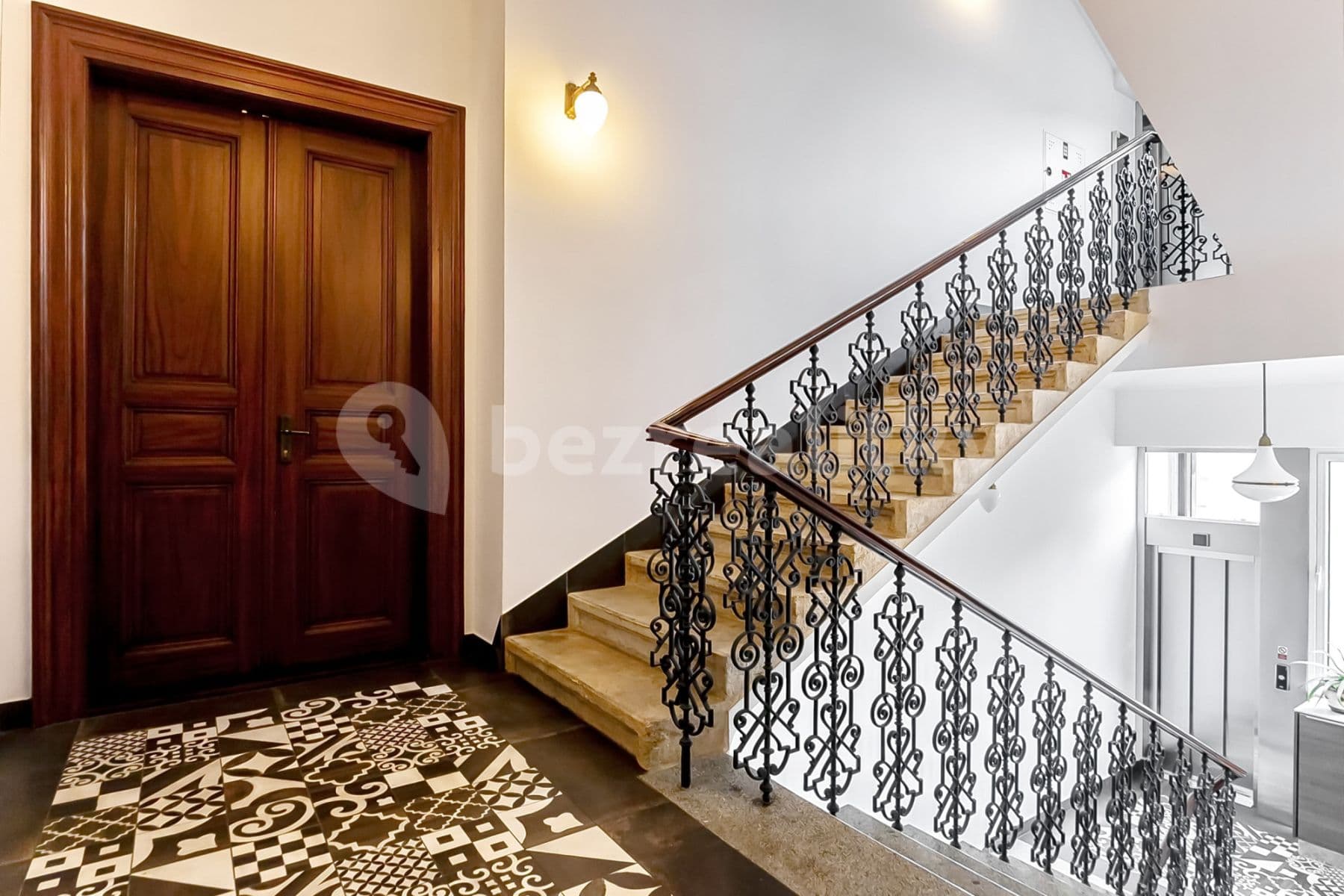 Prenájom bytu  30 m², Legerova, Praha, Praha