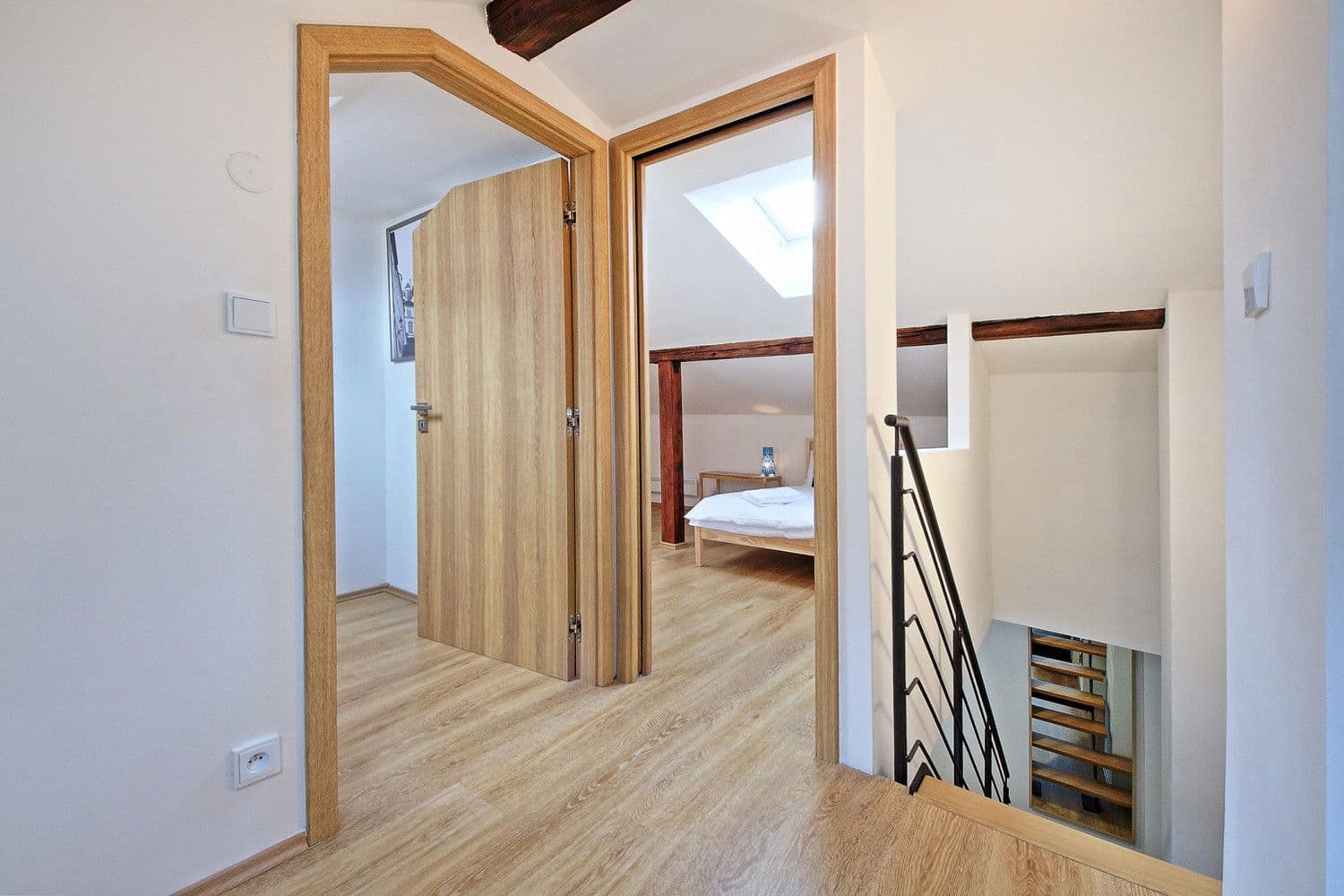 Prenájom bytu  110 m², Na Bojišti, Praha, Praha