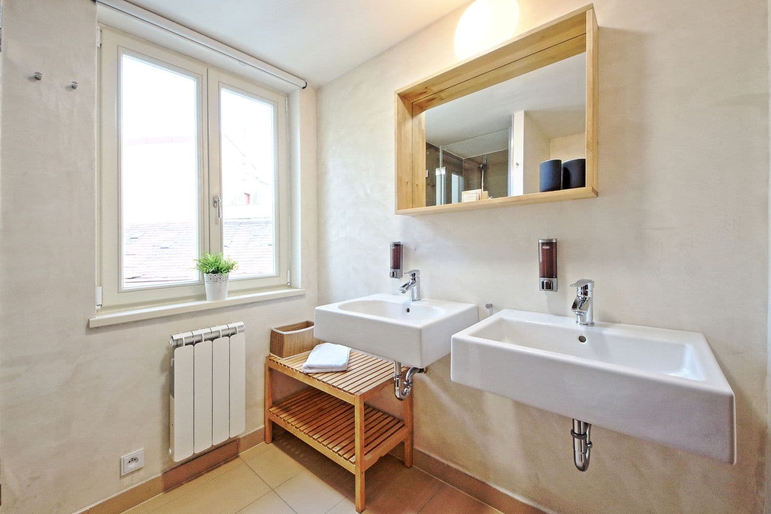 Prenájom bytu  110 m², Na Bojišti, Praha, Praha