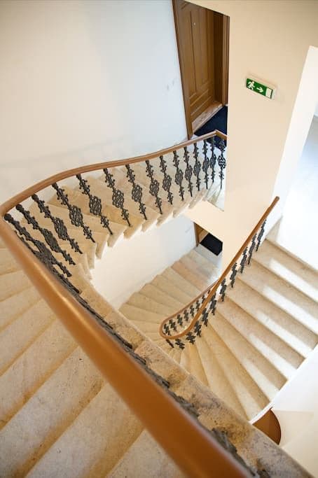 Prenájom bytu  110 m², Na Bojišti, Praha, Praha