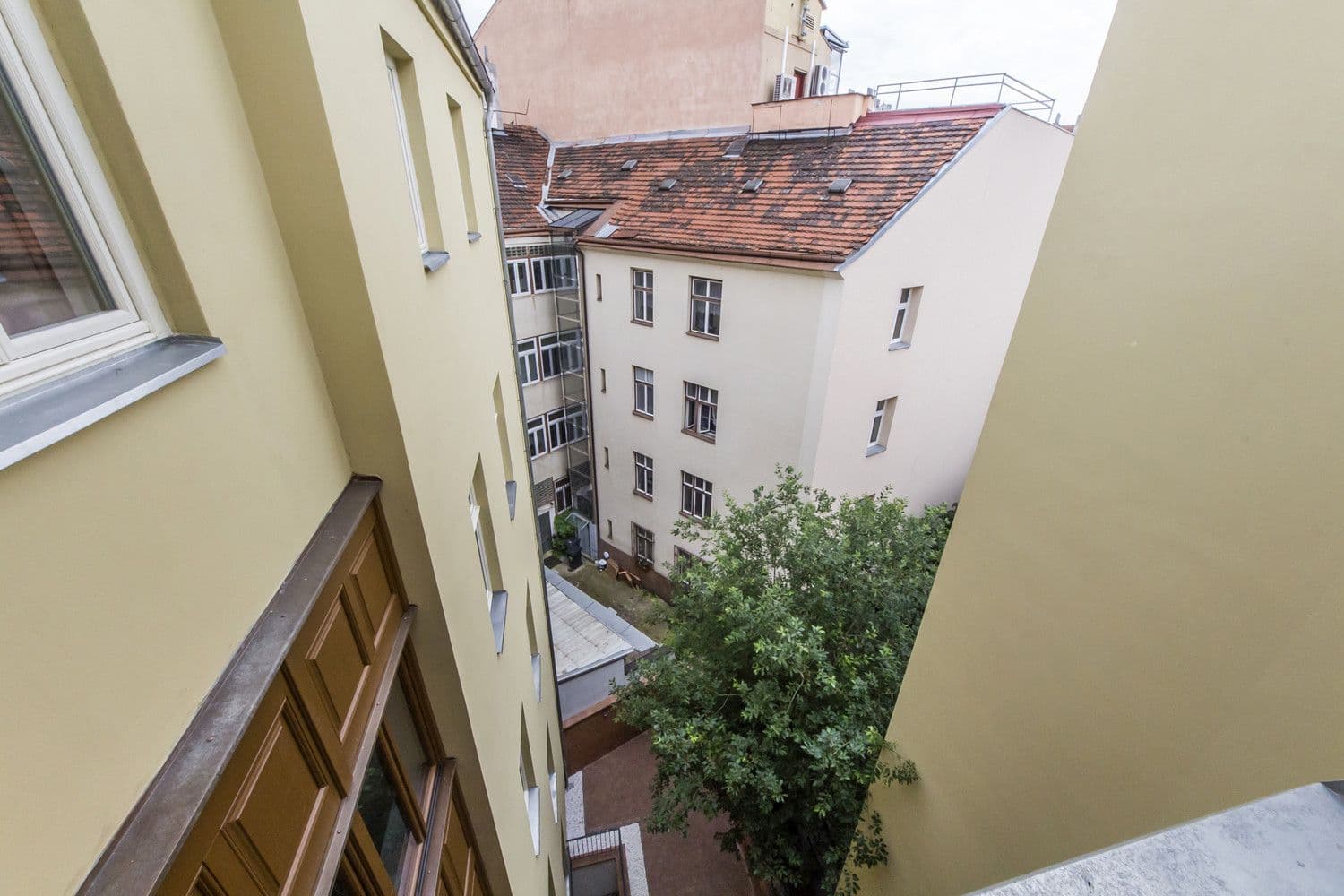 Prenájom bytu  110 m², Na Bojišti, Praha, Praha