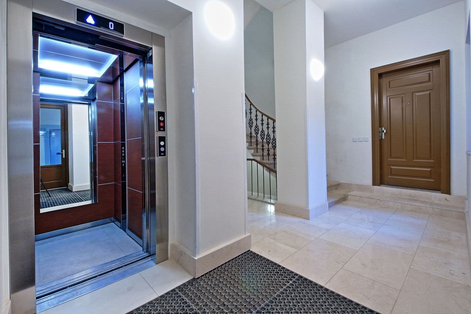 Prenájom bytu  110 m², Na Bojišti, Praha, Praha