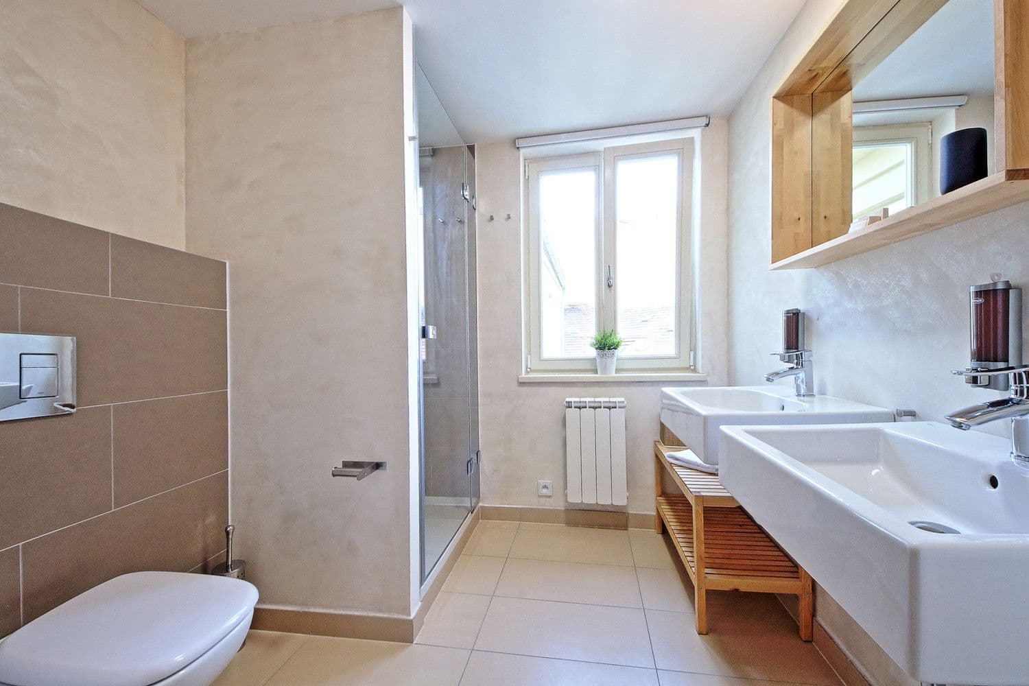 Prenájom bytu  110 m², Na Bojišti, Praha, Praha